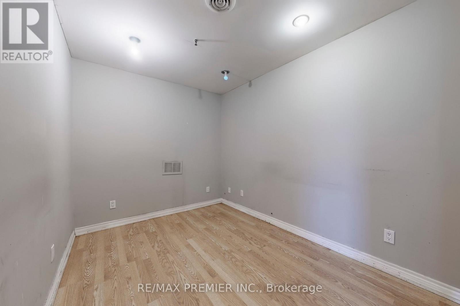 17 - 5484 Tomken Road, Mississauga, ON