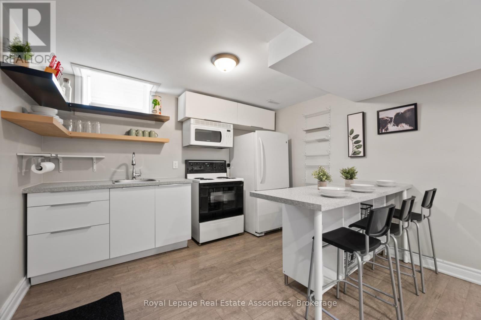 6682 Snow Goose Lanes Lane, Mississauga, ON - Indoor Photo Showing Kitchen