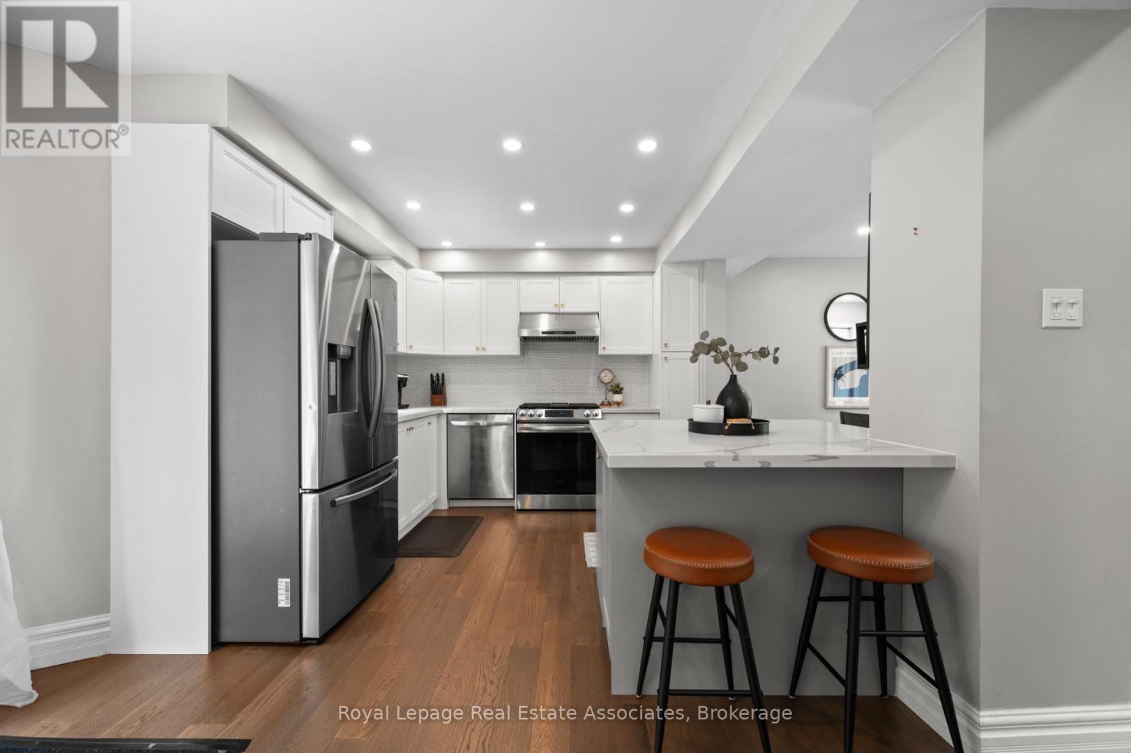 6682 Snow Goose Lanes Lane, Mississauga, ON - Indoor Photo Showing Kitchen With Stainless Steel Kitchen With Upgraded Kitchen