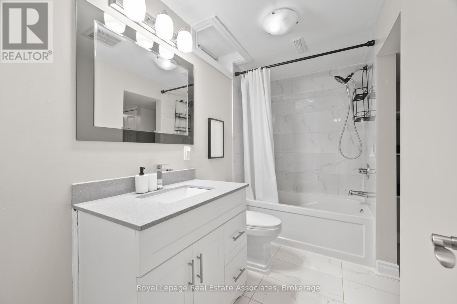 6682 Snow Goose Lanes Lane, Mississauga, ON - Indoor Photo Showing Bathroom