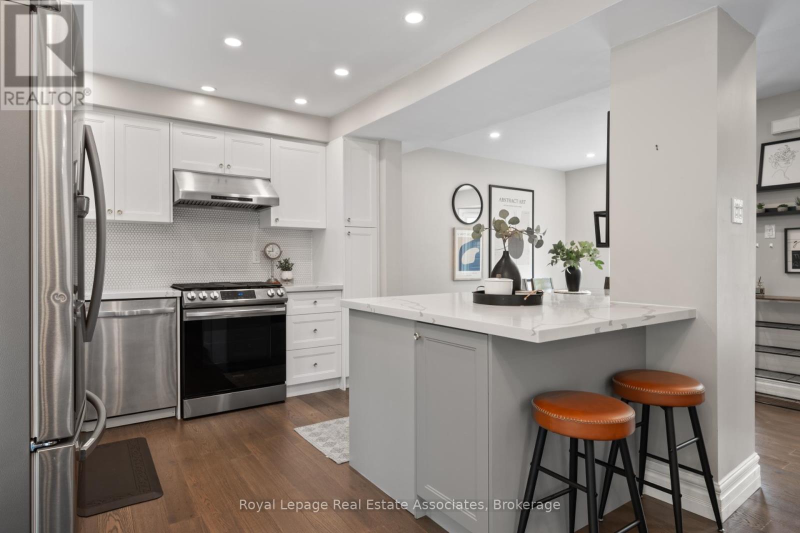 6682 Snow Goose Lanes Lane, Mississauga, ON - Indoor Photo Showing Kitchen With Stainless Steel Kitchen With Upgraded Kitchen