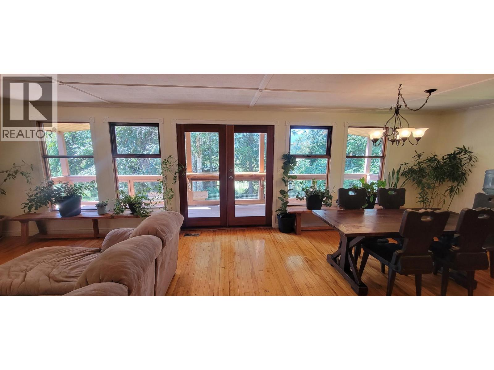 9841 Talbot Road, Salmo, BC