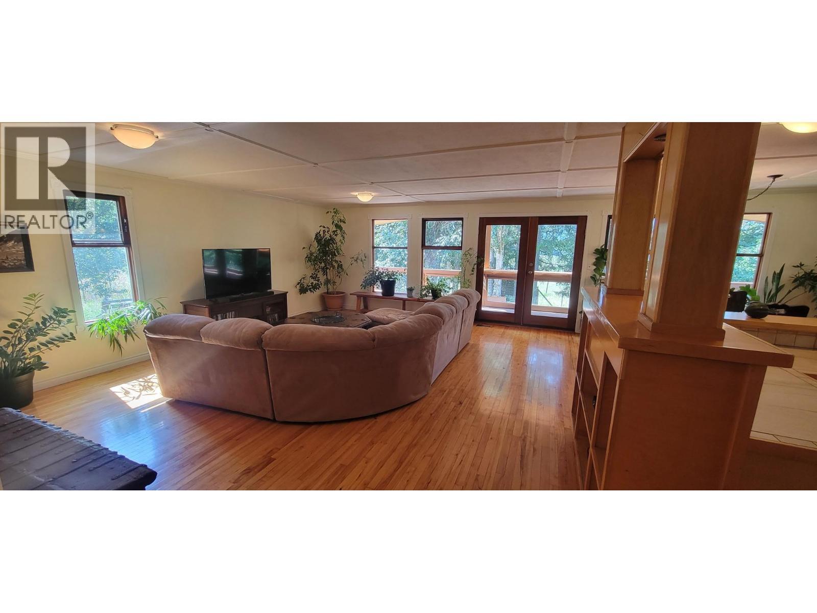 9841 Talbot Road, Salmo, BC