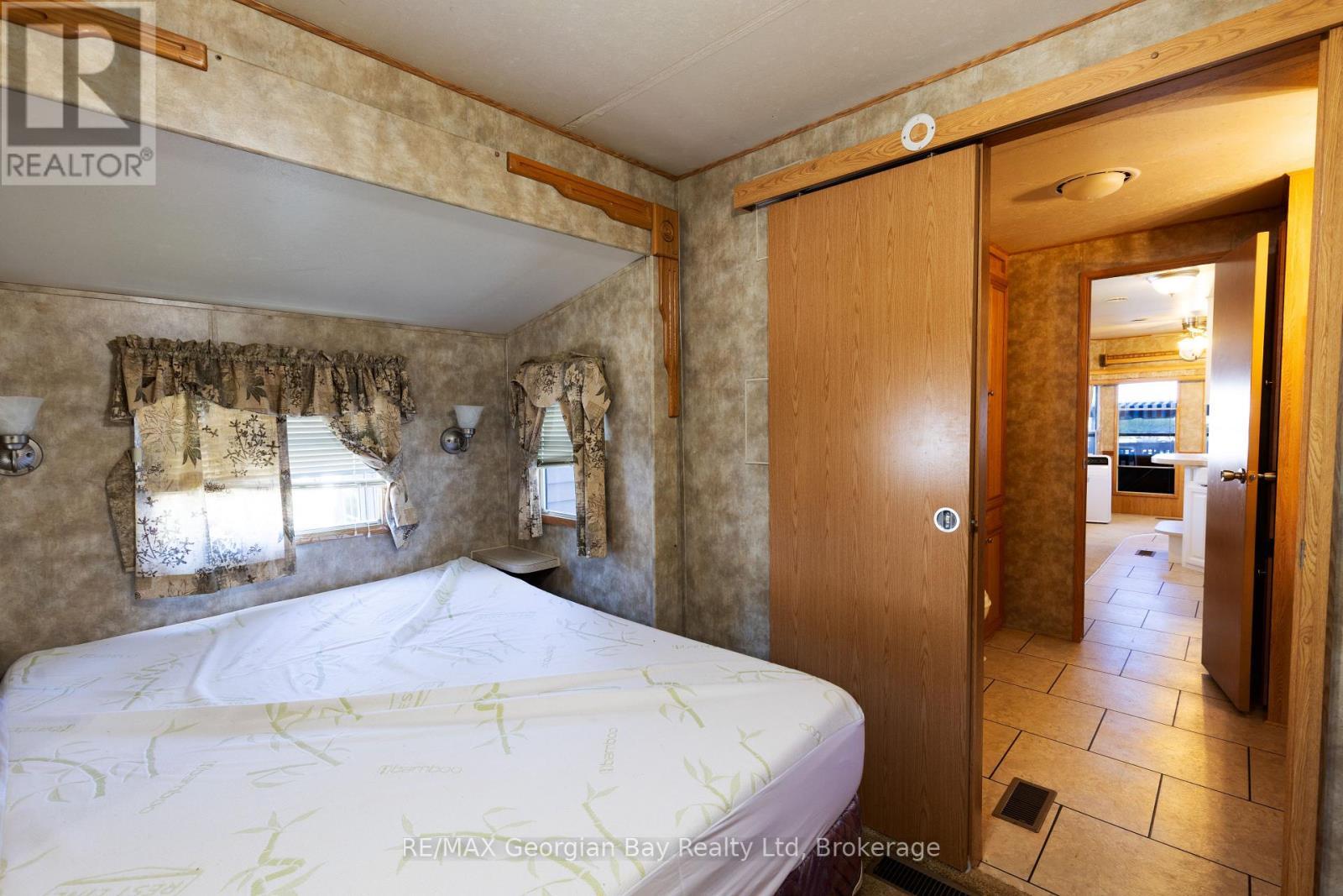 14 - 1838 Heron Drive, Severn (Fesserton), ON - Indoor Photo Showing Bedroom