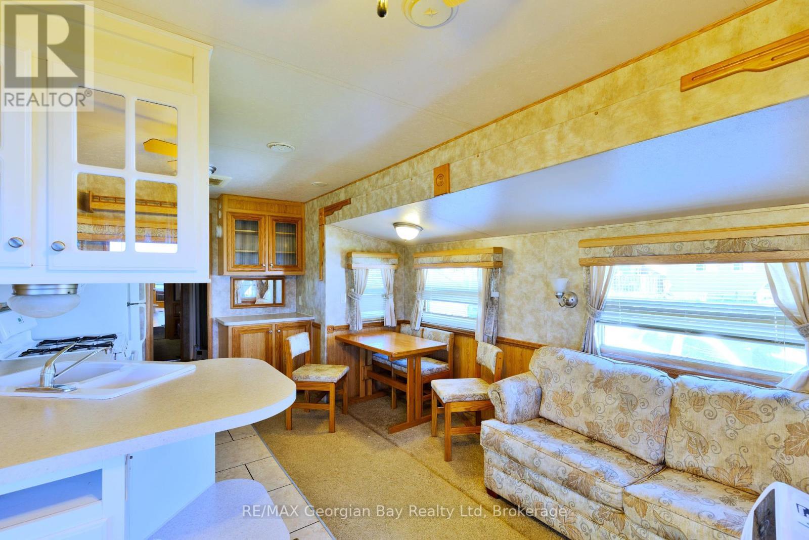14 - 1838 Heron Drive, Severn (Fesserton), ON - Indoor Photo Showing Living Room