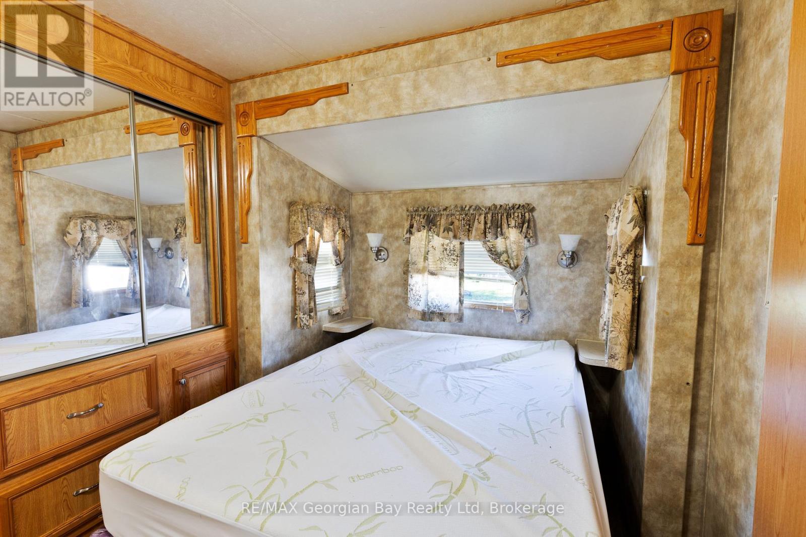 14 - 1838 Heron Drive, Severn (Fesserton), ON - Indoor Photo Showing Bedroom