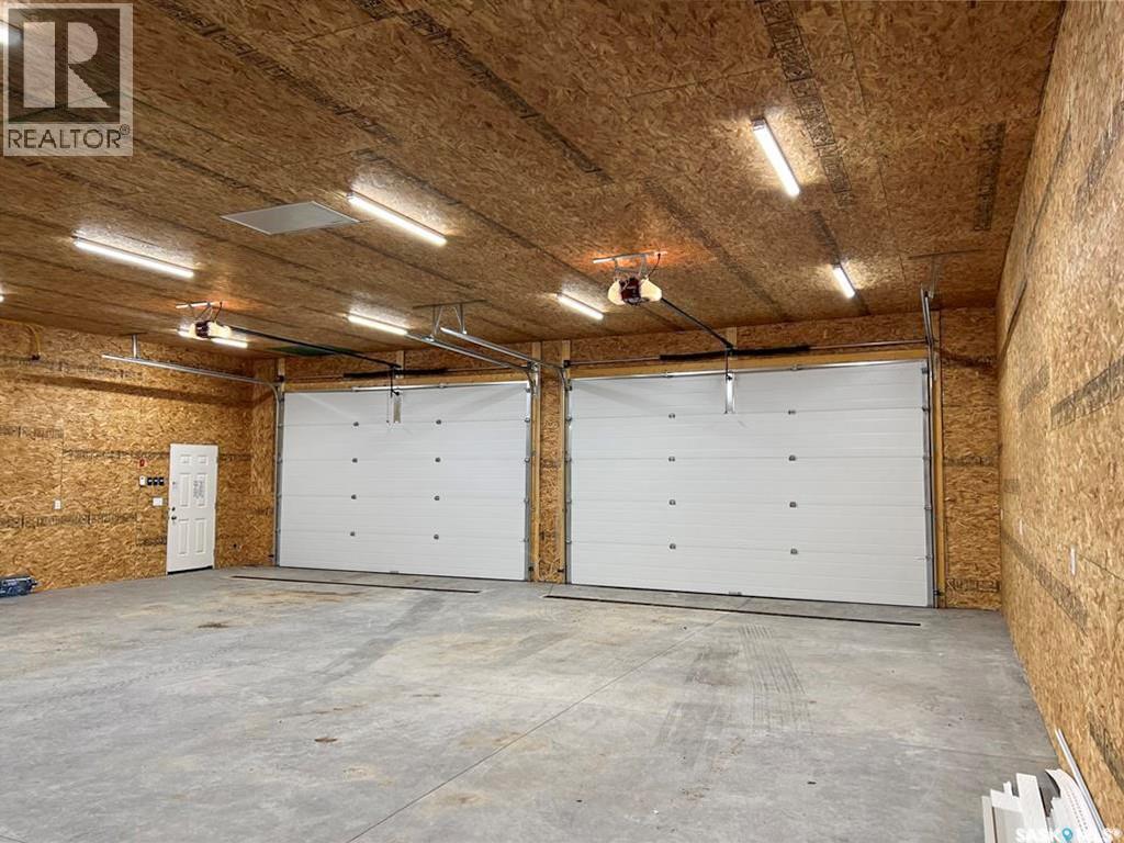 18 Cranberry Creek Crescent, Candle Lake, SK - Indoor Photo Showing Garage