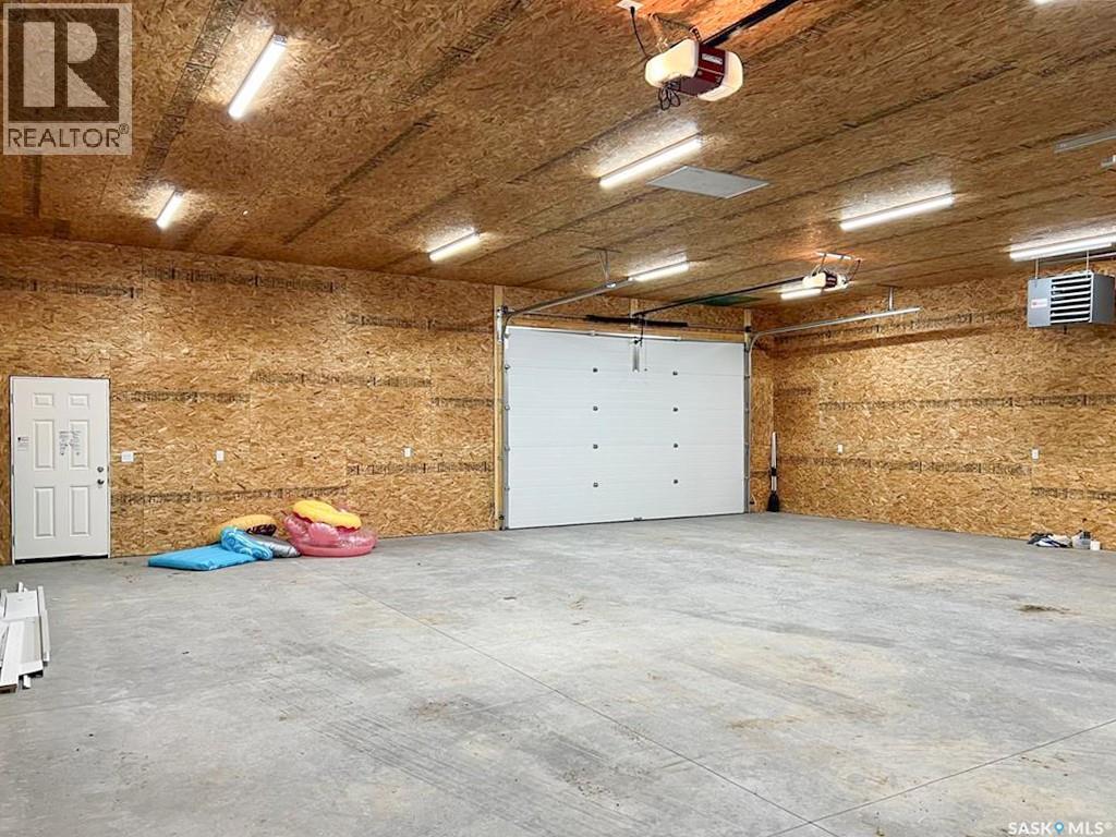 18 Cranberry Creek Crescent, Candle Lake, SK - Indoor Photo Showing Garage