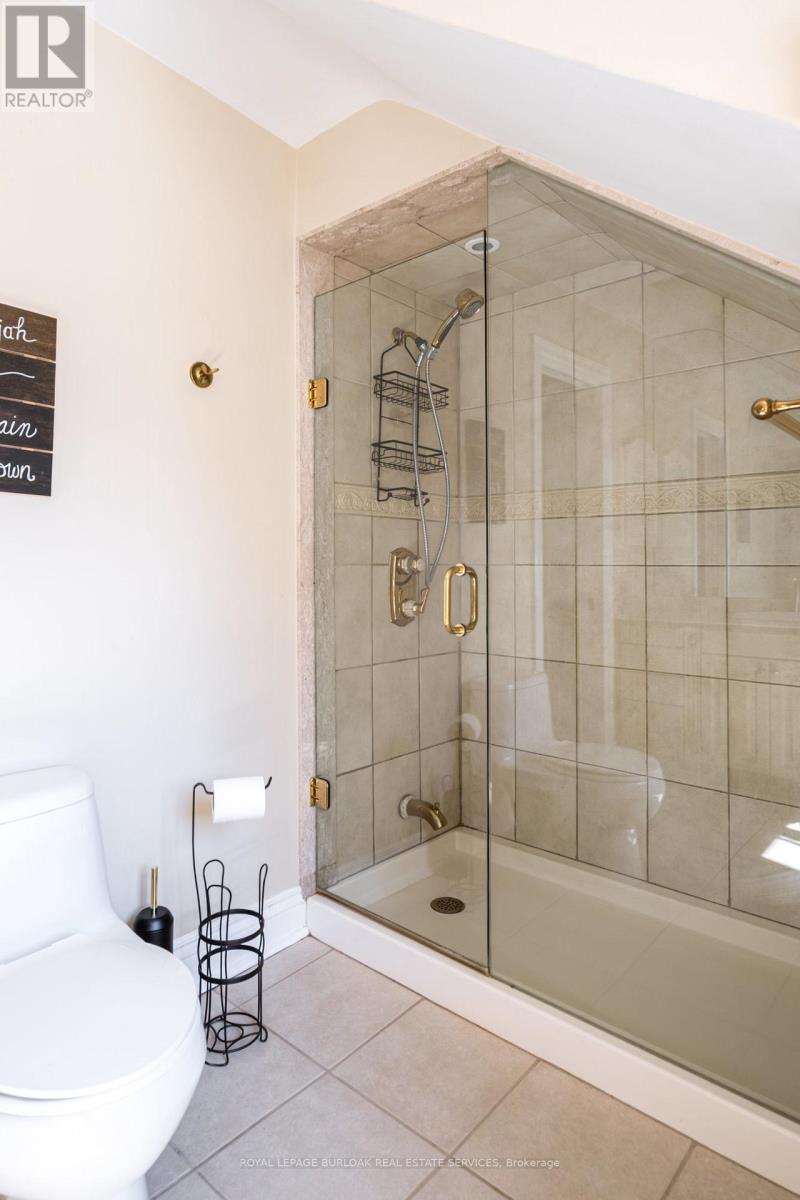 1577 Old Spar Court, Mississauga, ON - Indoor Photo Showing Bathroom