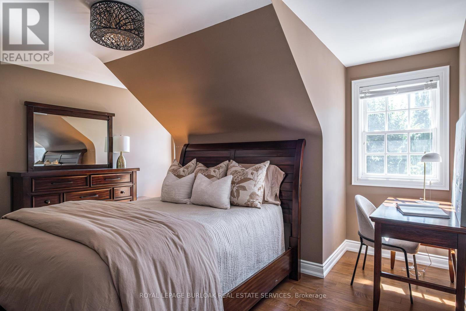 1577 Old Spar Court, Mississauga, ON - Indoor Photo Showing Bedroom