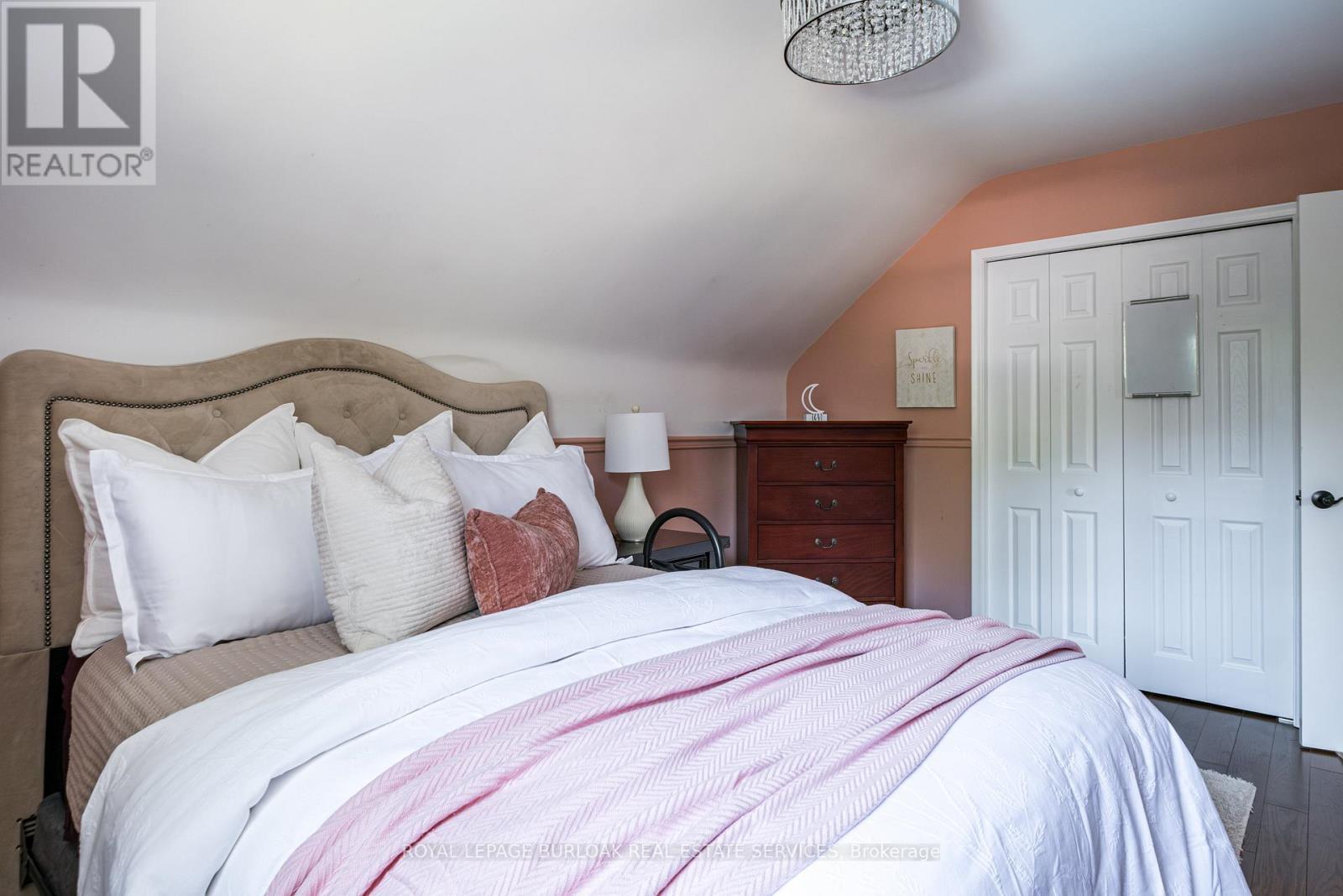 1577 Old Spar Court, Mississauga, ON - Indoor Photo Showing Bedroom