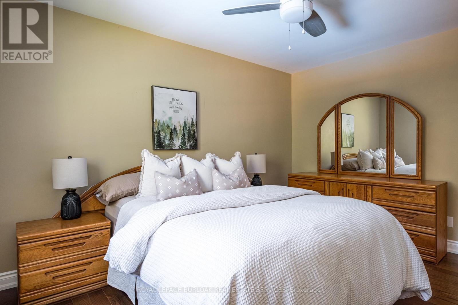 1577 Old Spar Court, Mississauga, ON - Indoor Photo Showing Bedroom