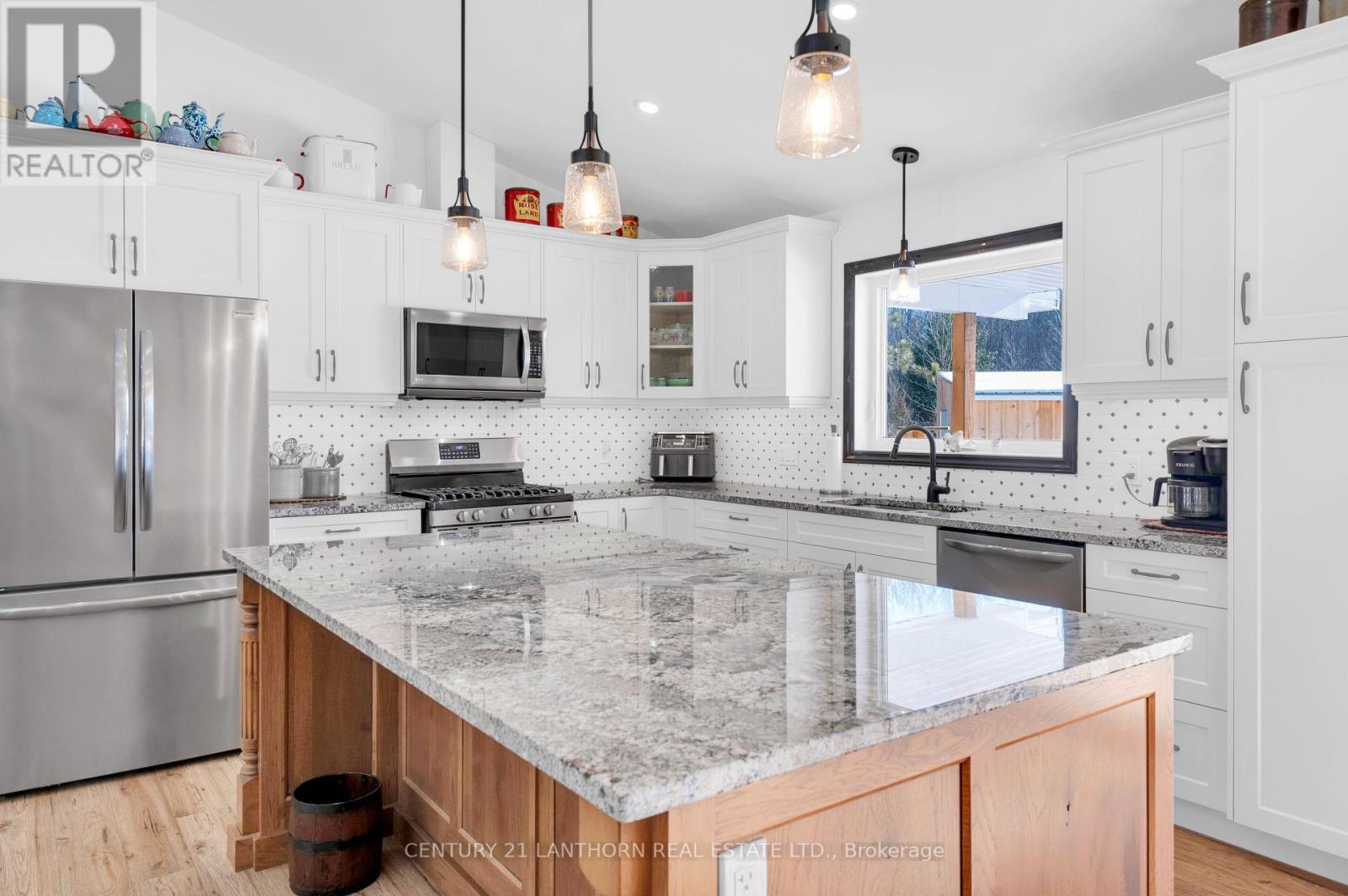 533 Old Marmora Road, Madoc, ON - Indoor Photo Showing Kitchen With Upgraded Kitchen