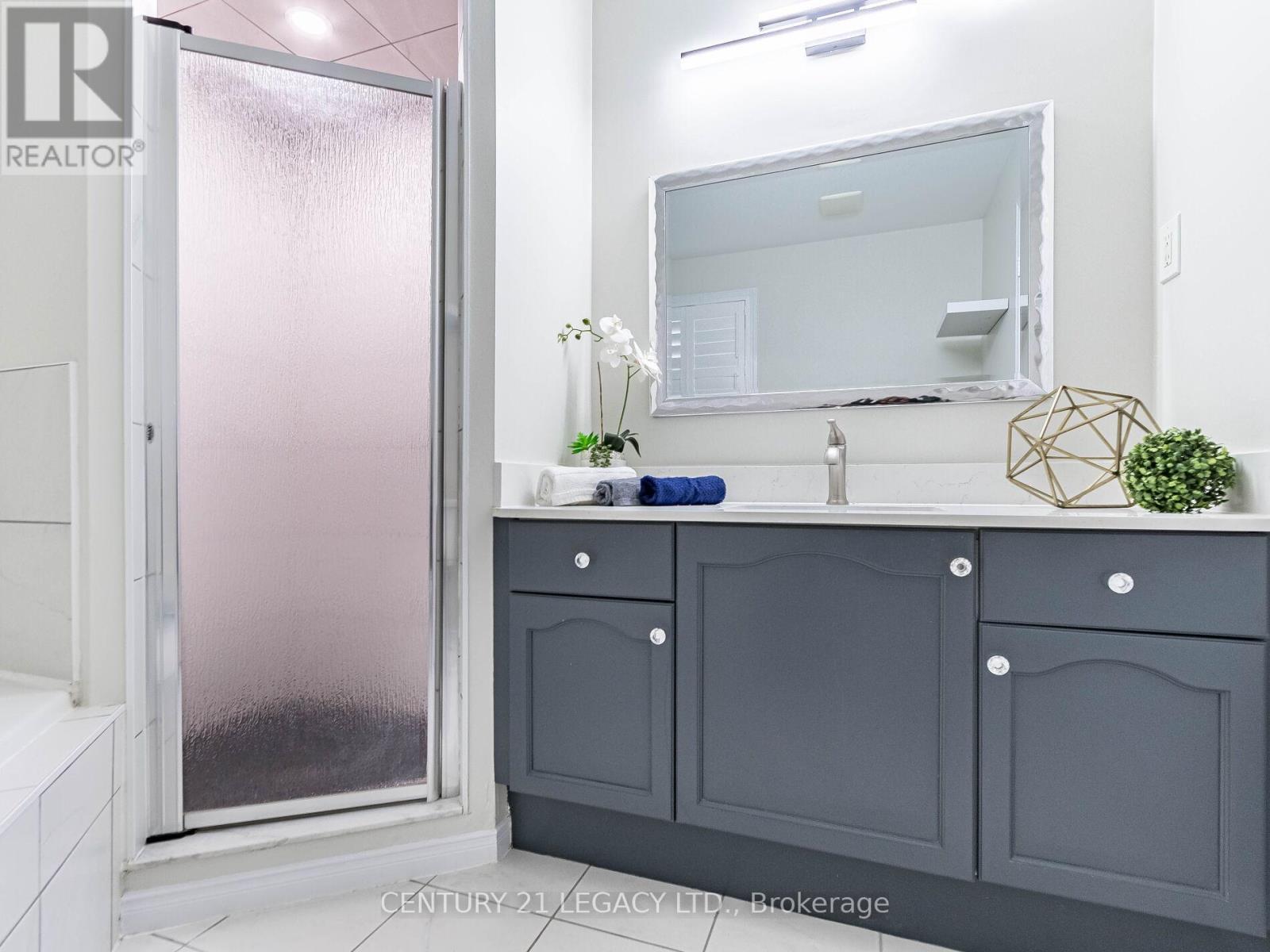 4110 Forest Run Avenue, Burlington, ON - Indoor Photo Showing Bathroom