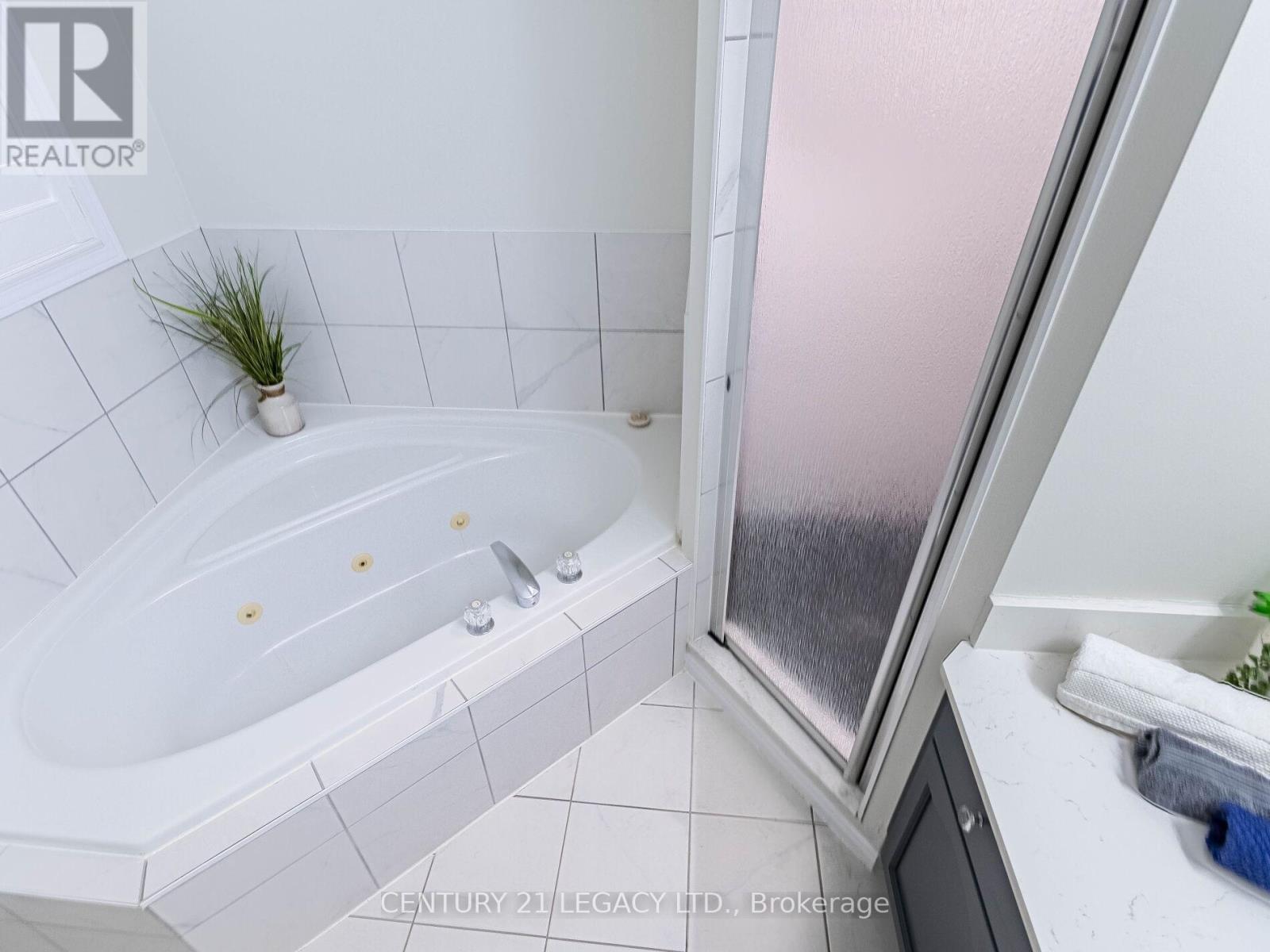 4110 Forest Run Avenue, Burlington, ON - Indoor Photo Showing Bathroom