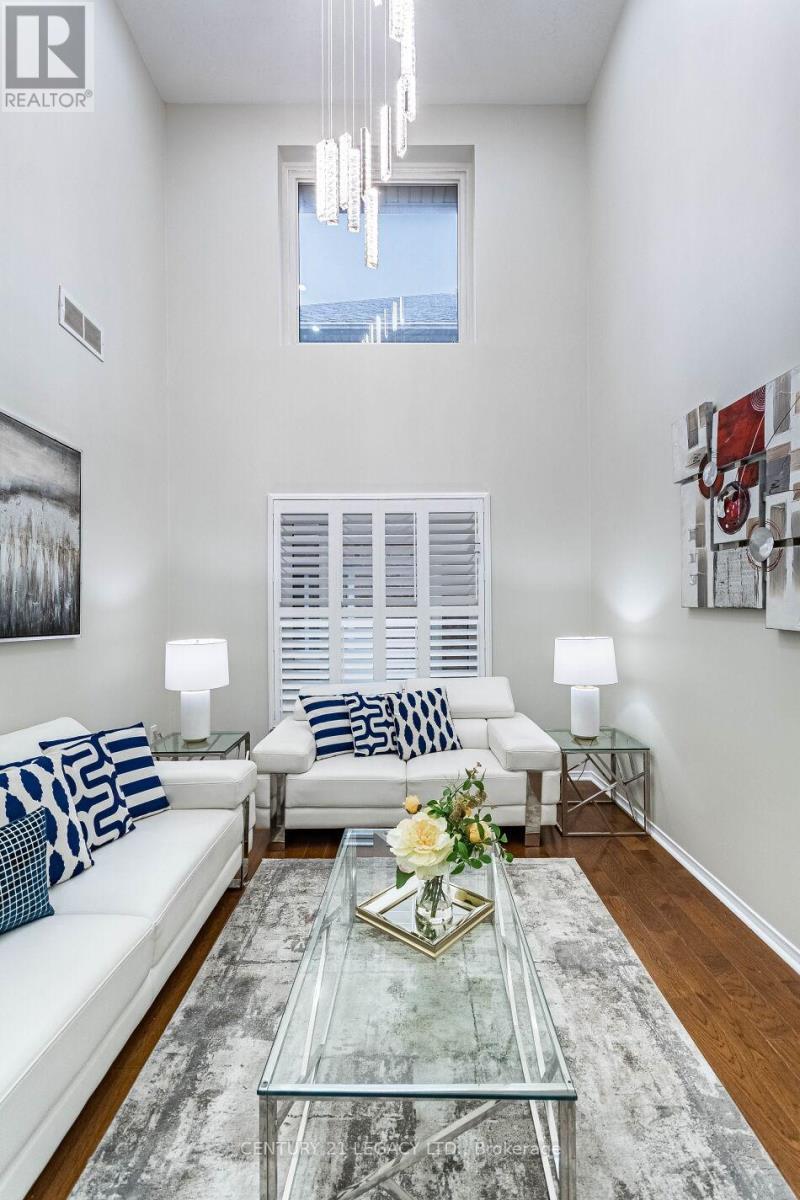 4110 Forest Run Avenue, Burlington, ON - Indoor Photo Showing Living Room