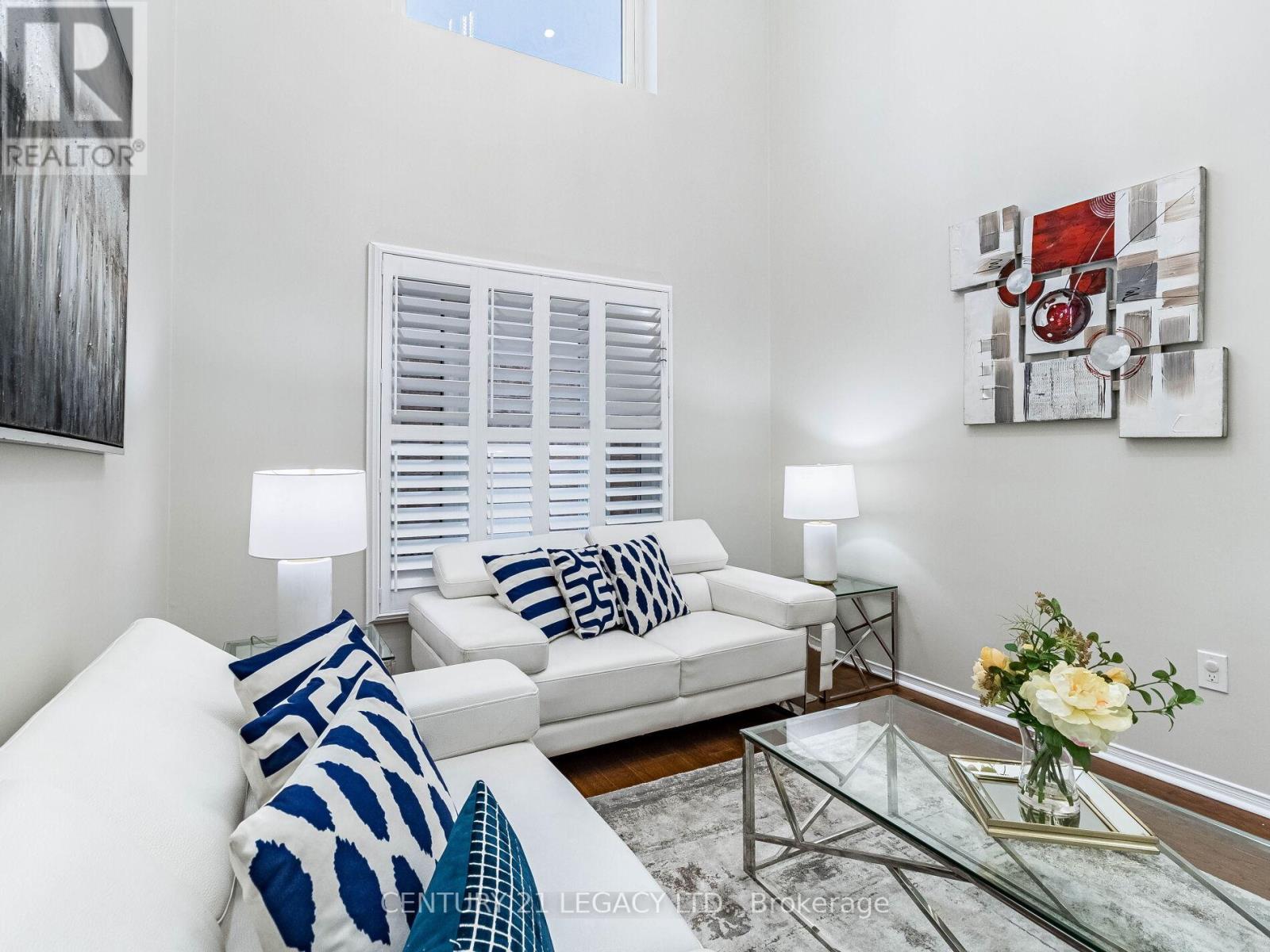 4110 Forest Run Avenue, Burlington, ON - Indoor Photo Showing Living Room