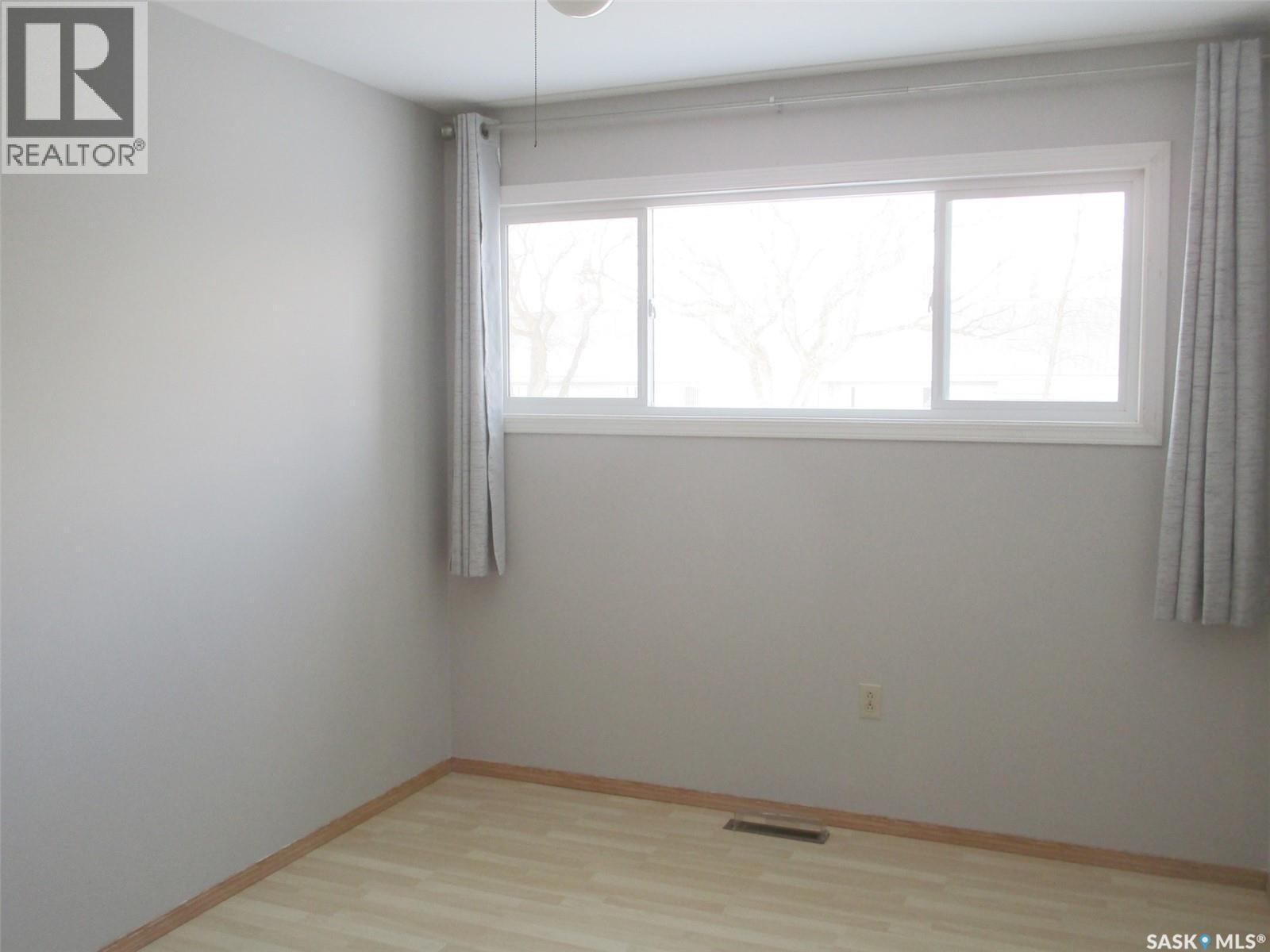 504 4Th Avenue E, Assiniboia, SK - Indoor Photo Showing Other Room