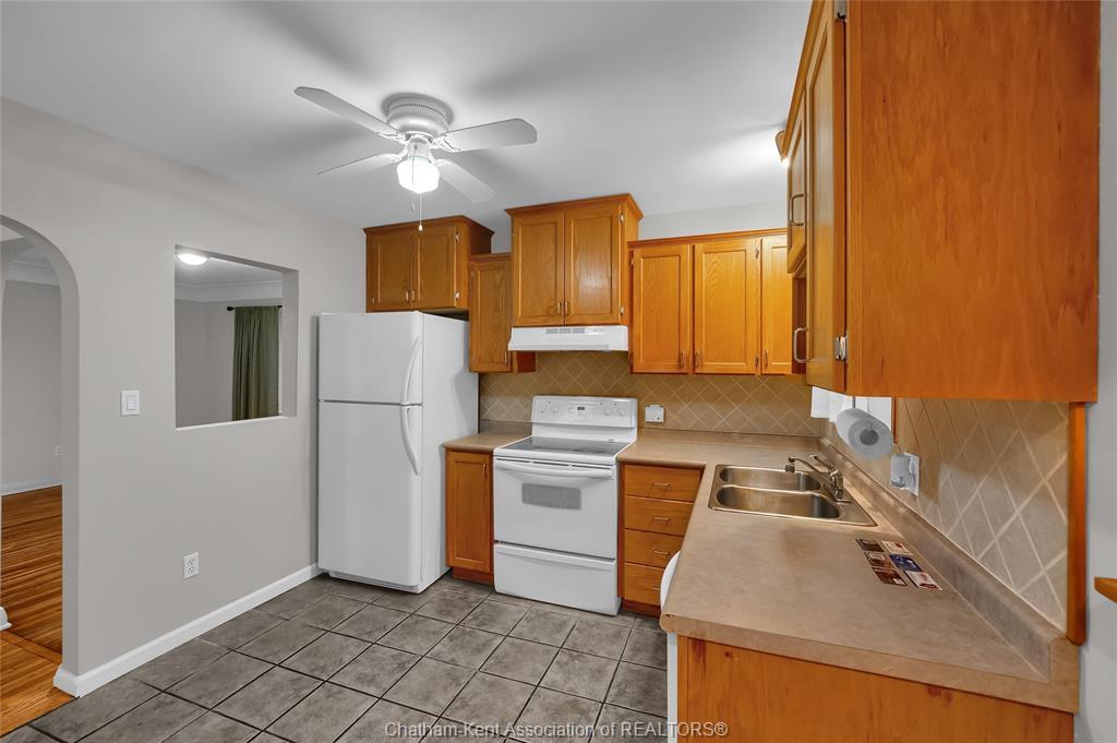 48 Simonton Drive, Chatham, ON