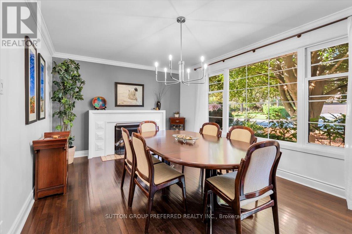 433 West Mile Road, London North (North P), ON - Indoor Photo Showing Dining Room