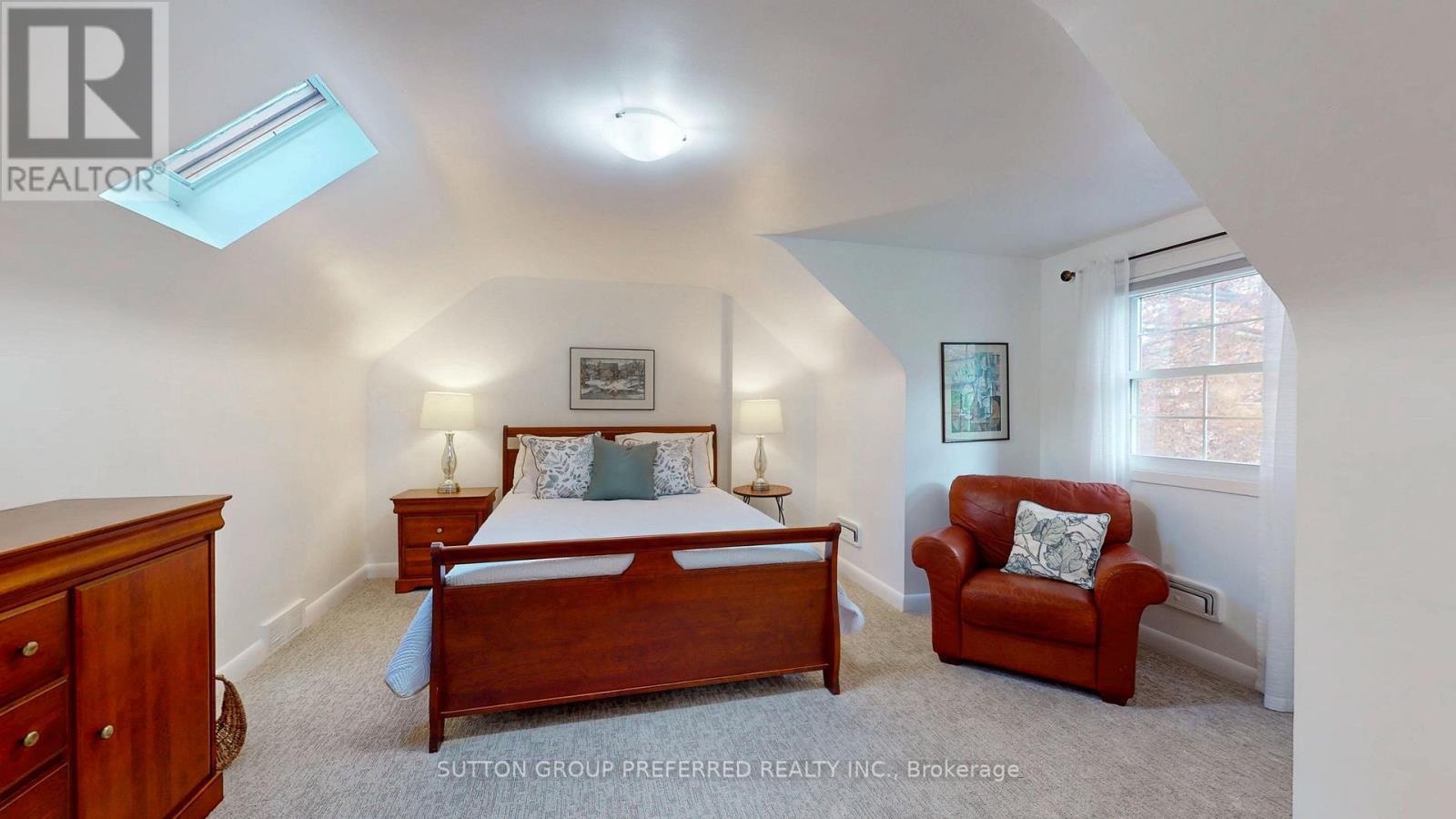 433 West Mile Road, London North (North P), ON - Indoor Photo Showing Bedroom