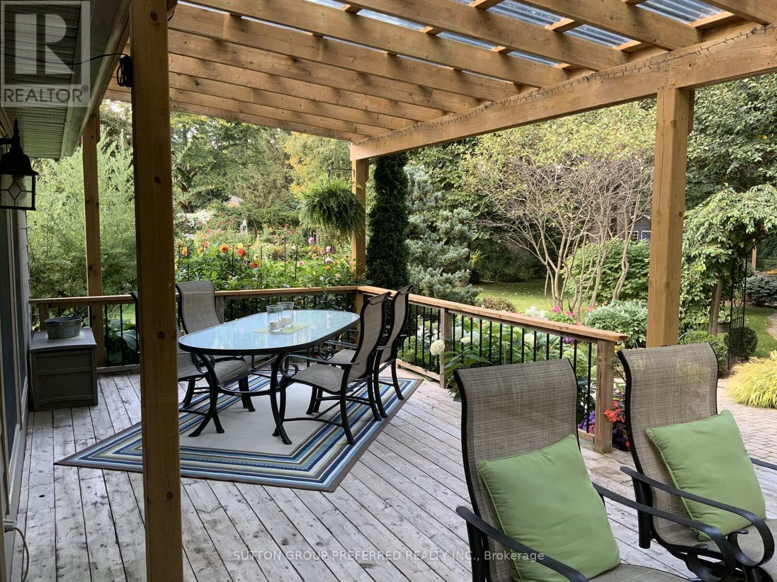 433 West Mile Road, London North (North P), ON - Outdoor With Deck Patio Veranda With Exterior