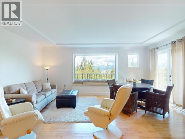 2389 Wall Street, Texada Island, BC - Indoor Photo Showing Living Room
