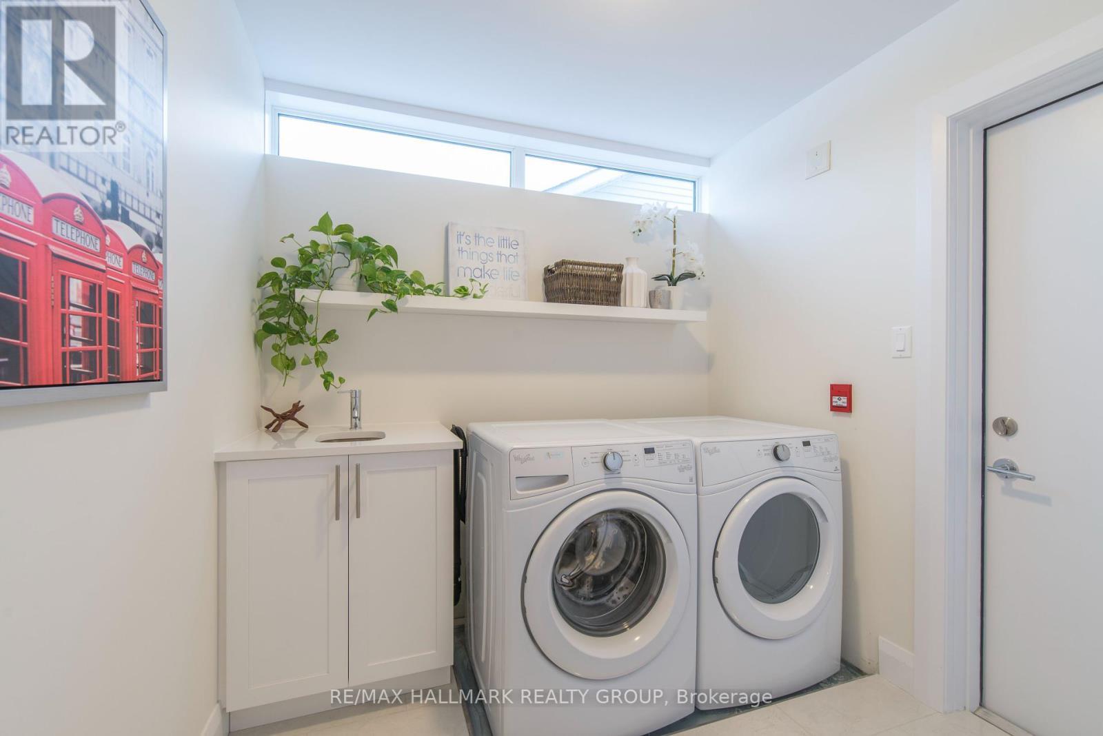 59 Douglas Avenue, Ottawa, ON - Indoor Photo Showing Laundry Room