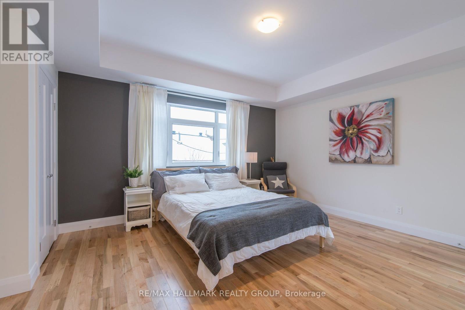 59 Douglas Avenue, Ottawa, ON - Indoor Photo Showing Bedroom