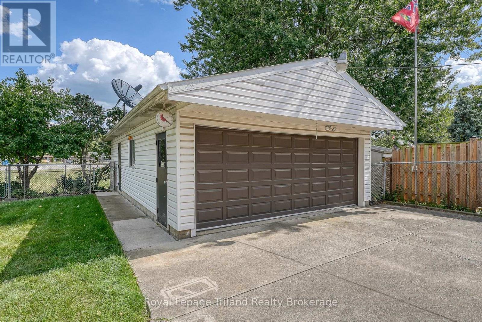 194 Orchard Road, Woodstock (Woodstock - North), ON - Outdoor