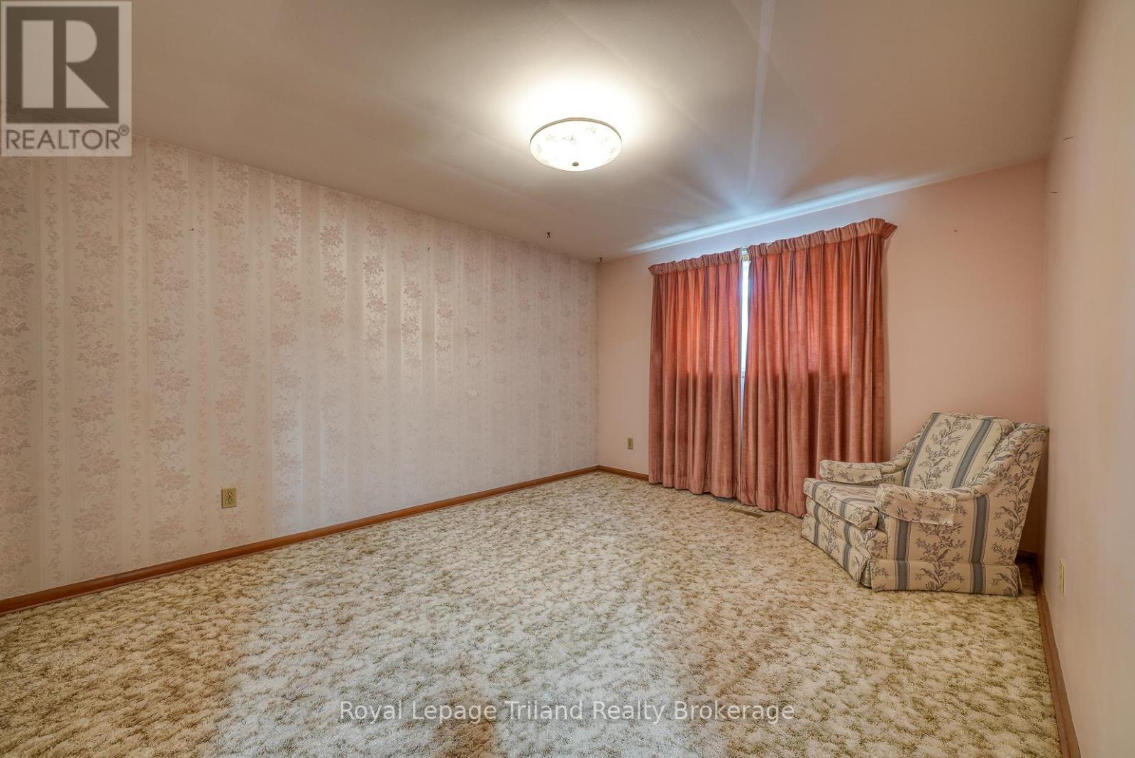 194 Orchard Road, Woodstock (Woodstock - North), ON - Indoor Photo Showing Other Room
