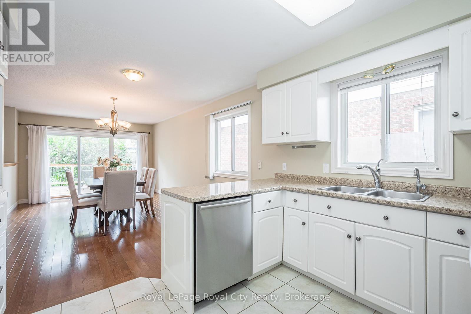 24 Beechlawn Boulevard, Guelph (Village By The Arboretum), ON - Indoor