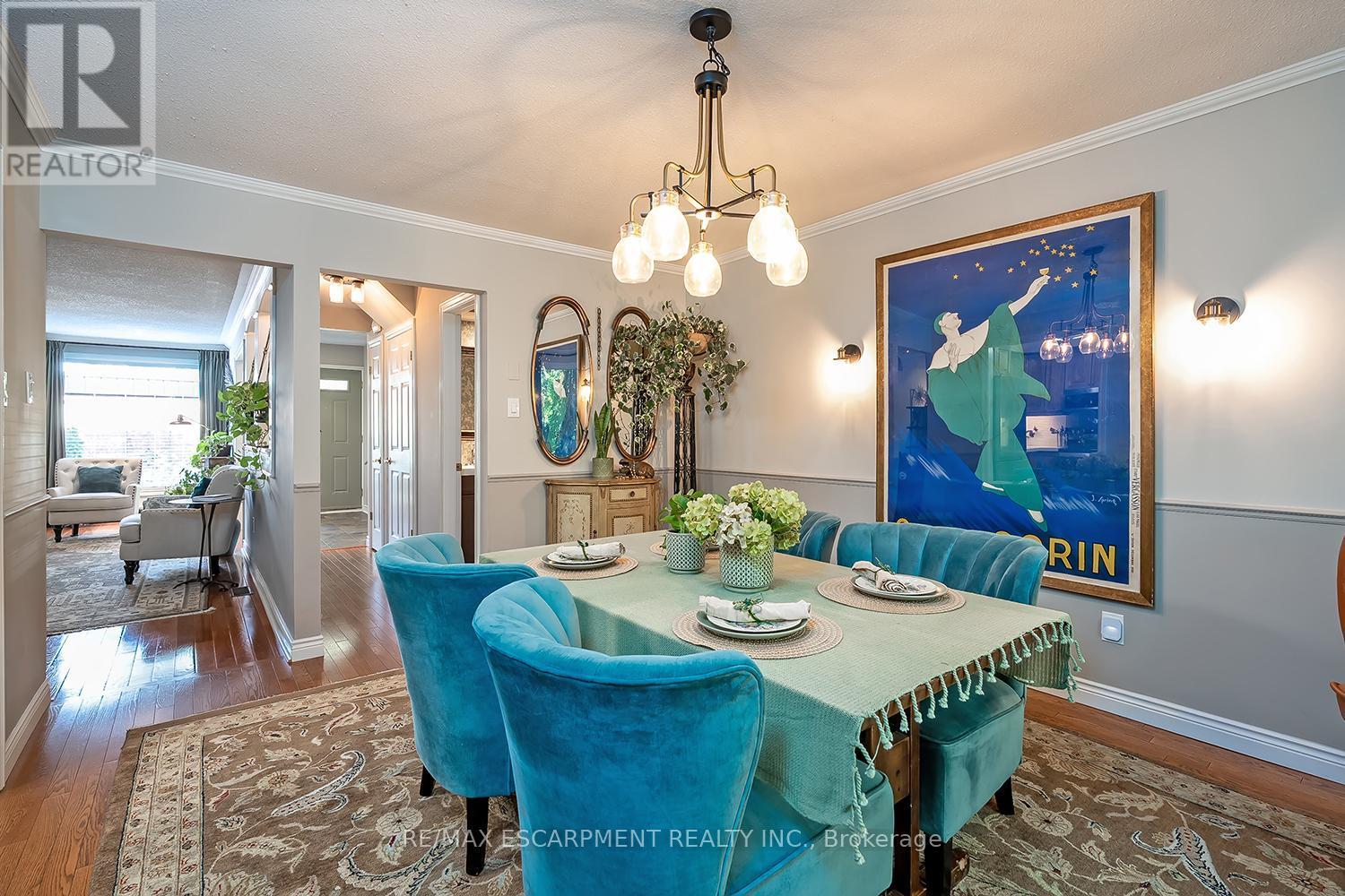 5 - 1580 Kerns Road, Burlington, ON - Indoor Photo Showing Dining Room