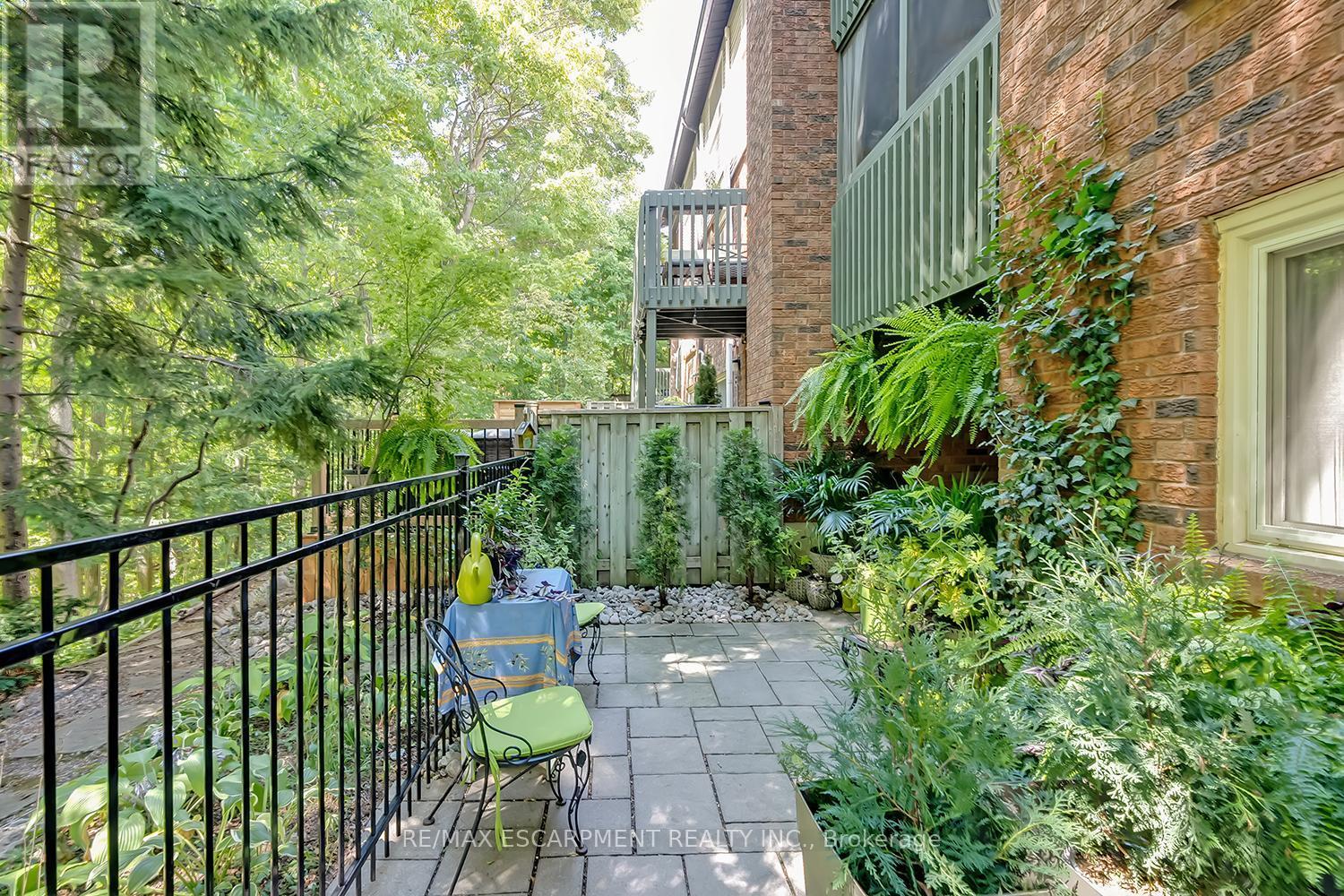 5 - 1580 Kerns Road, Burlington, ON - Outdoor