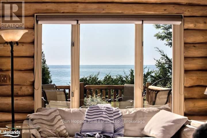 31 Richardson Road, Kincardine, ON - Indoor Photo Showing Living Room