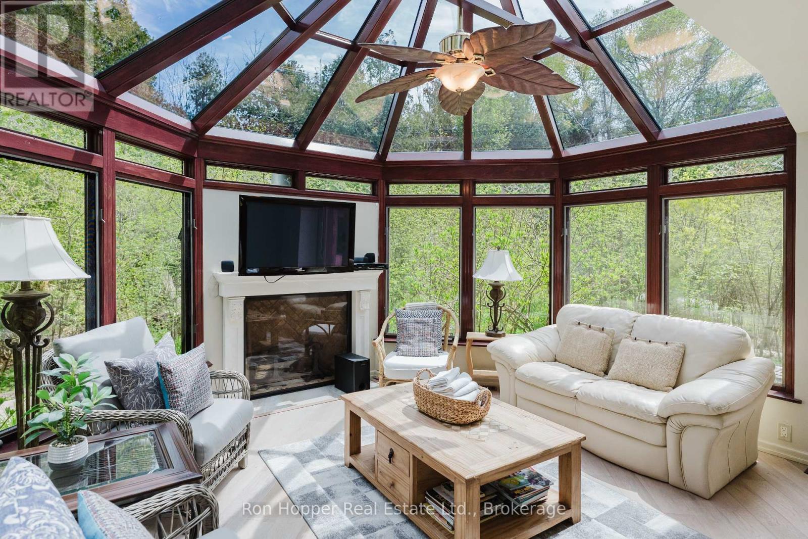 31 Richardson Road, Kincardine, ON - Indoor Photo Showing Living Room With Fireplace