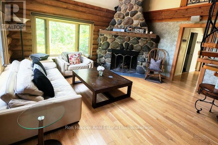 31 Richardson Road, Kincardine, ON - Indoor Photo Showing Living Room With Fireplace