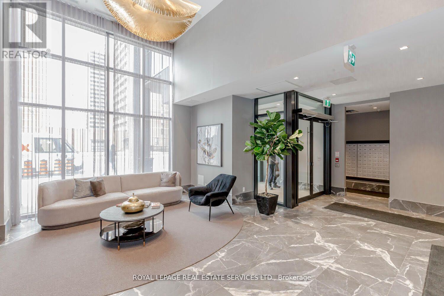 2604 - 286 Main Street, Toronto, ON - Indoor Photo Showing Other Room