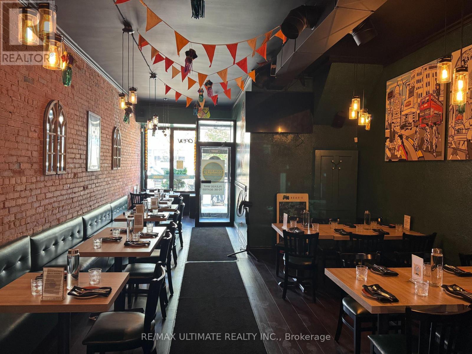 1063 Bloor Street W, Toronto, ON