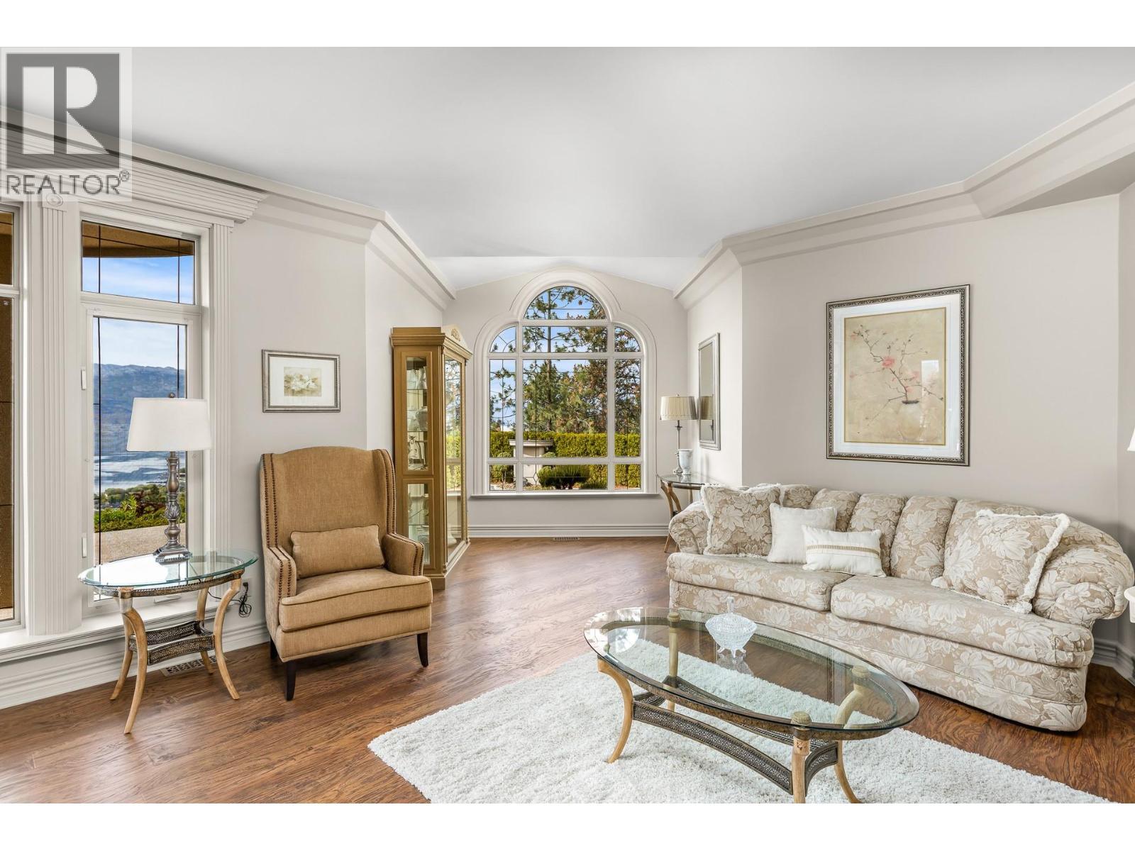 1284 Timothy Place, West Kelowna, BC - Indoor Photo Showing Living Room