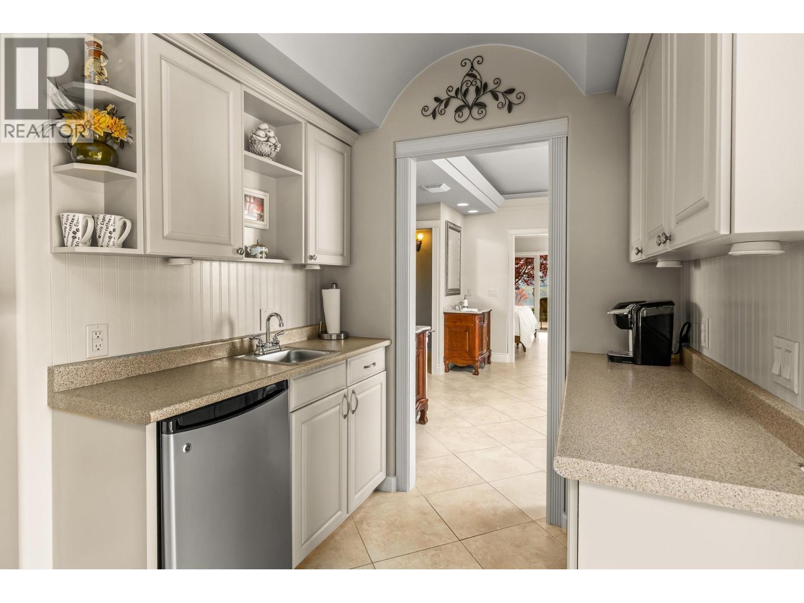 1284 Timothy Place, West Kelowna, BC - Indoor Photo Showing Kitchen