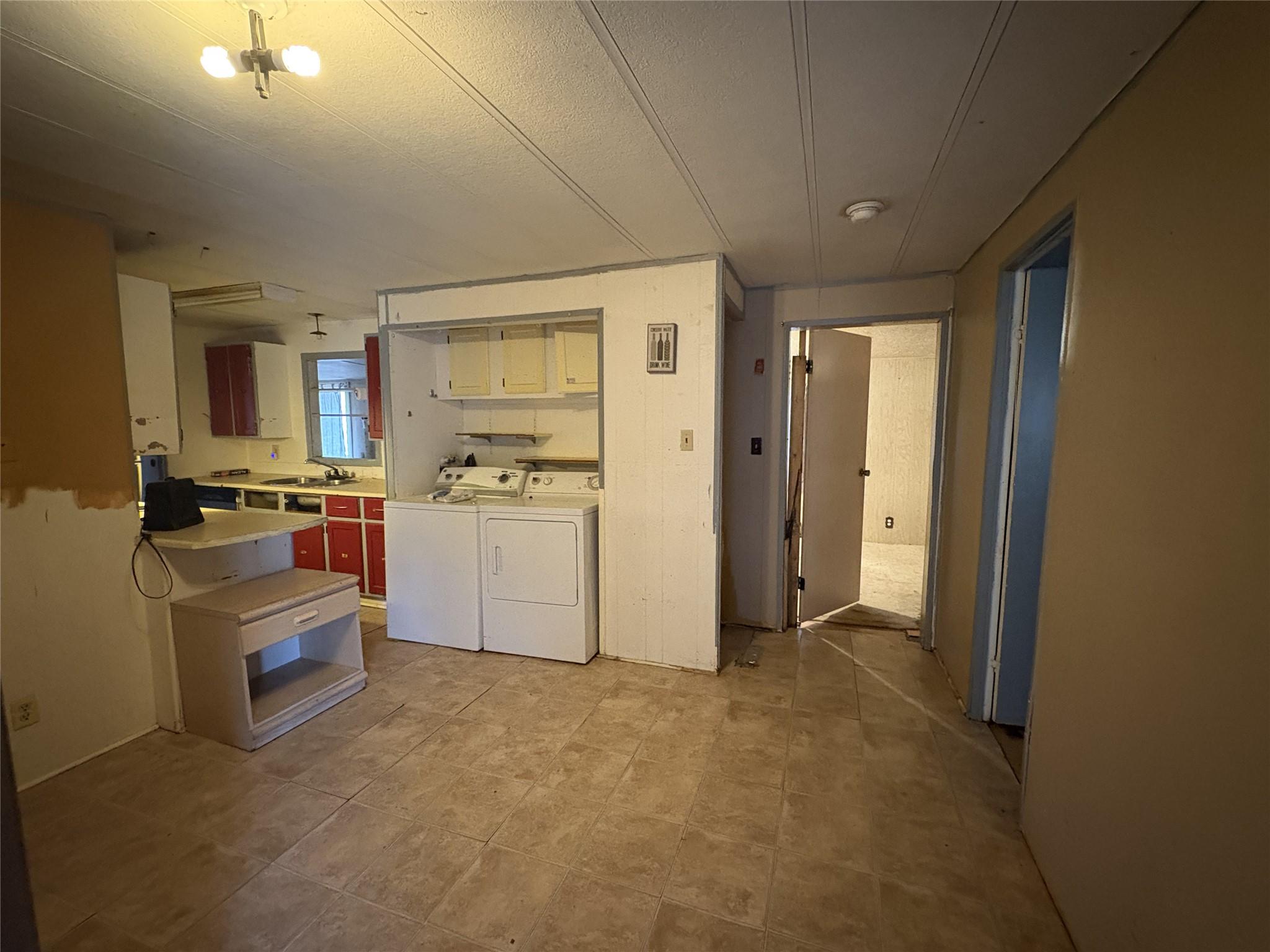 6896 Watson E Drive, Kamloops, BC