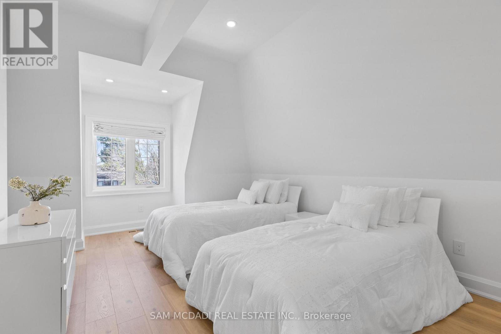 4 Iroquois Avenue, Mississauga, ON - Indoor Photo Showing Bedroom