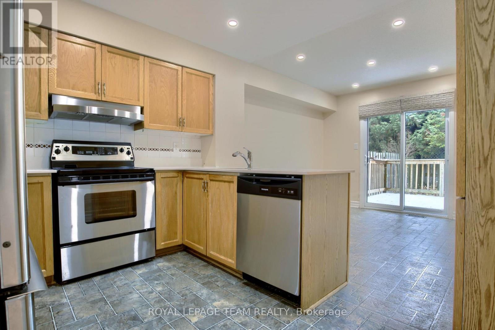 55 Mcgibbon Drive, Ottawa, ON - Indoor Photo Showing Kitchen