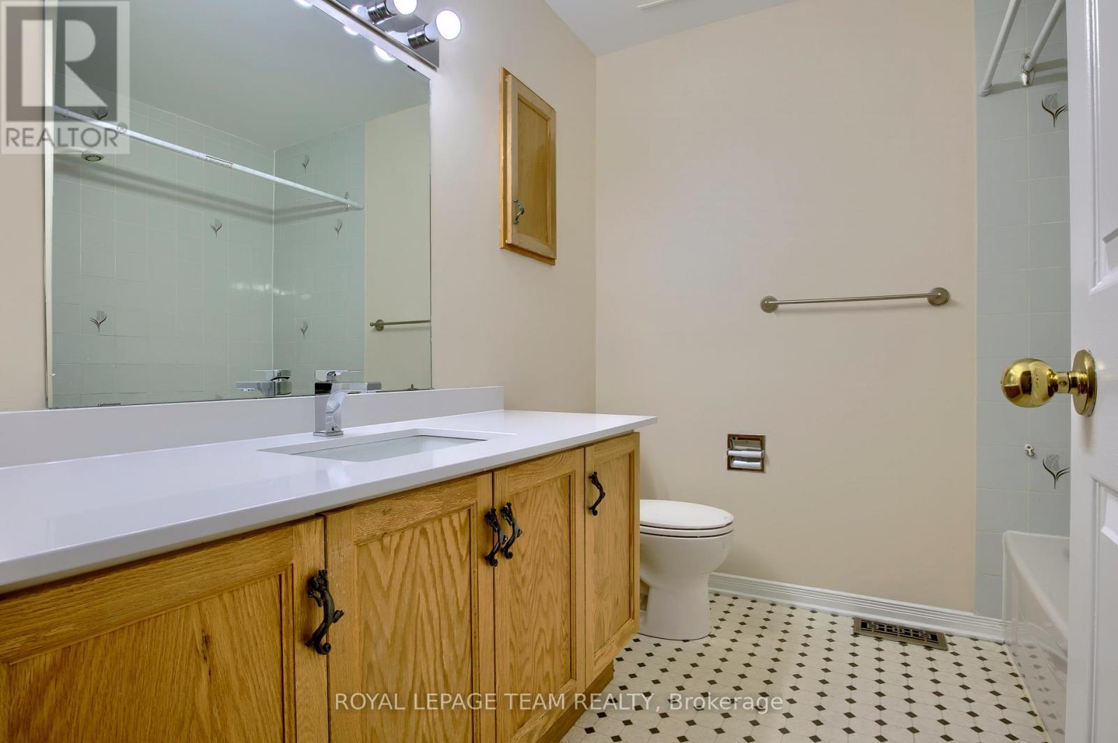 55 Mcgibbon Drive, Ottawa, ON - Indoor Photo Showing Bathroom