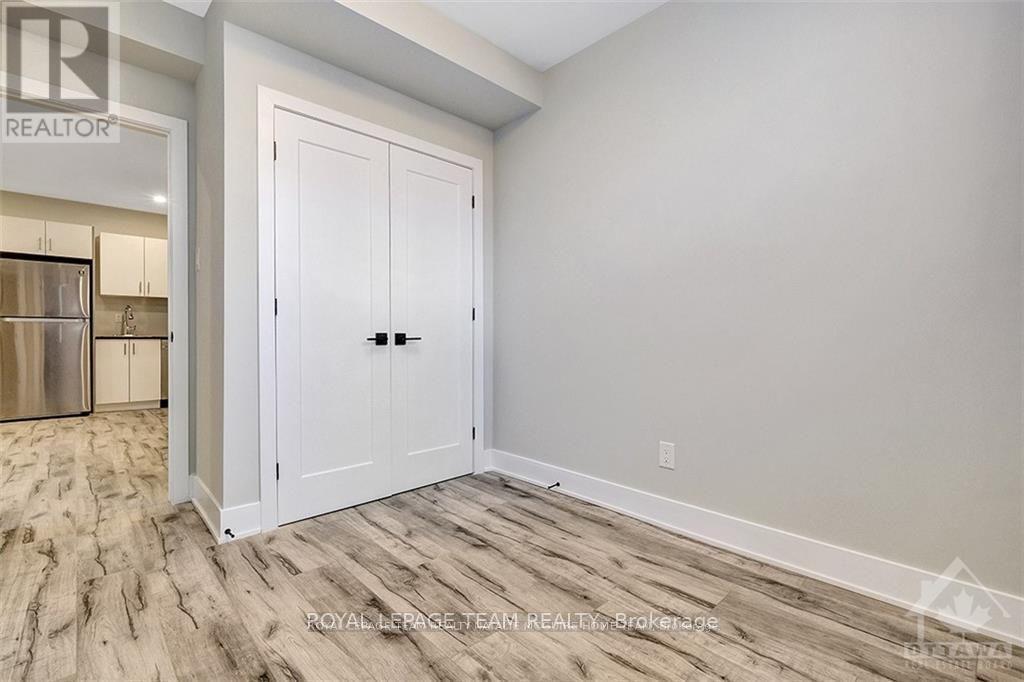 B - 1307 Thames Street, Ottawa, ON - Indoor Photo Showing Other Room