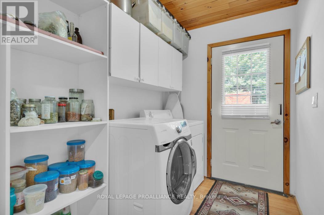 11447 Highway 41, Addington Highlands (Addington Highlands), ON - Indoor Photo Showing Laundry Room