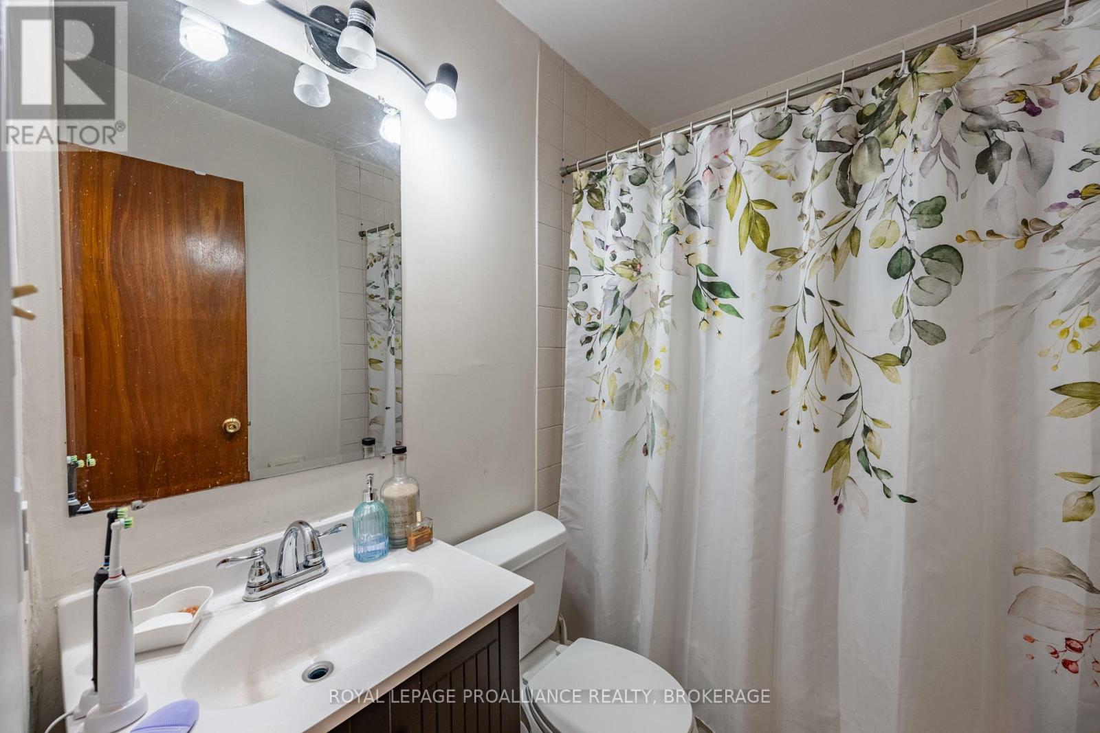 271-273 Rideau Street, Kingston (East Of Sir John A. Blvd), ON - Indoor Photo Showing Bathroom