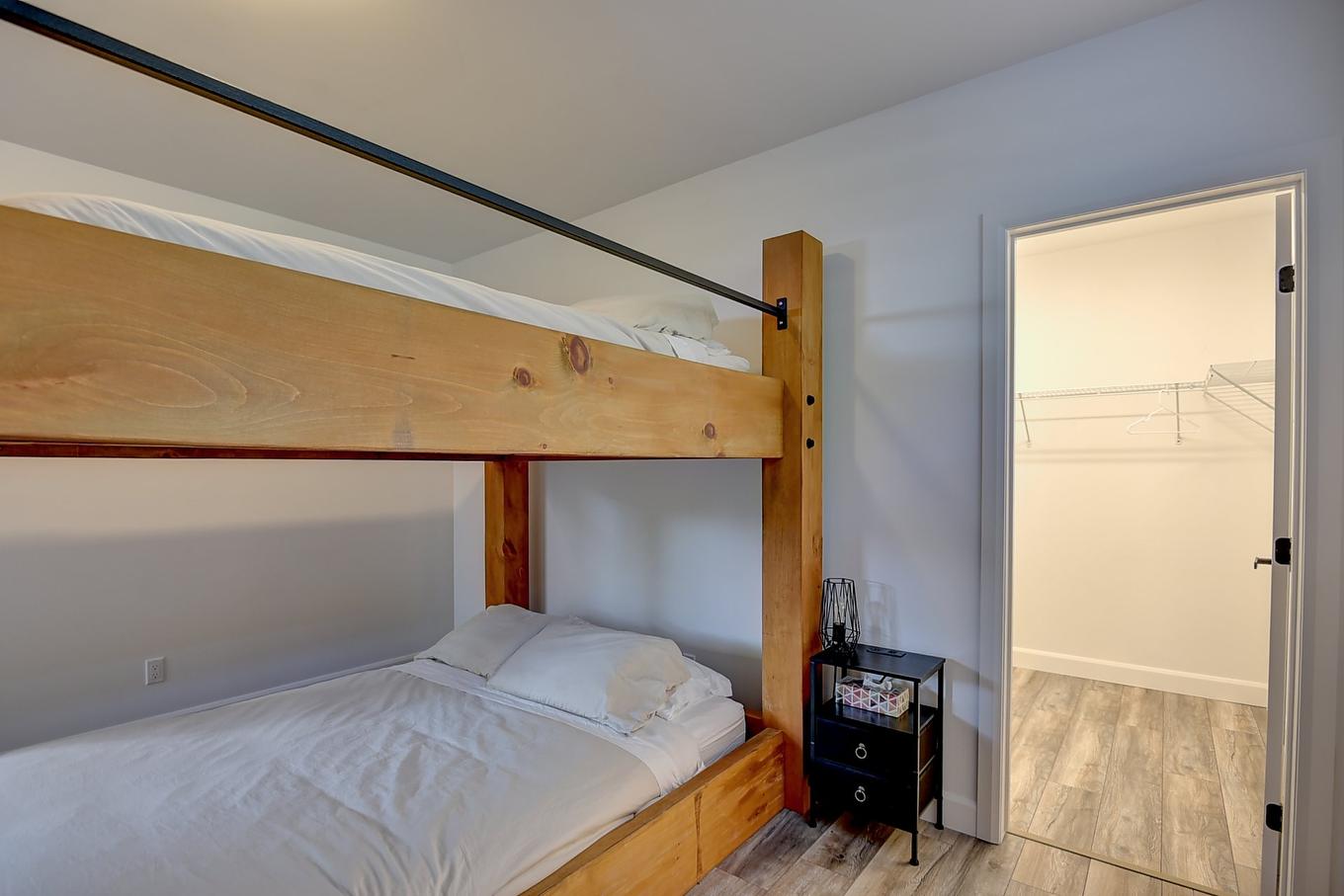 Bedroom - 551 Ch. Du Quartier-Du-Cerf, Saint-Côme, QC - Indoor Photo Showing Bedroom