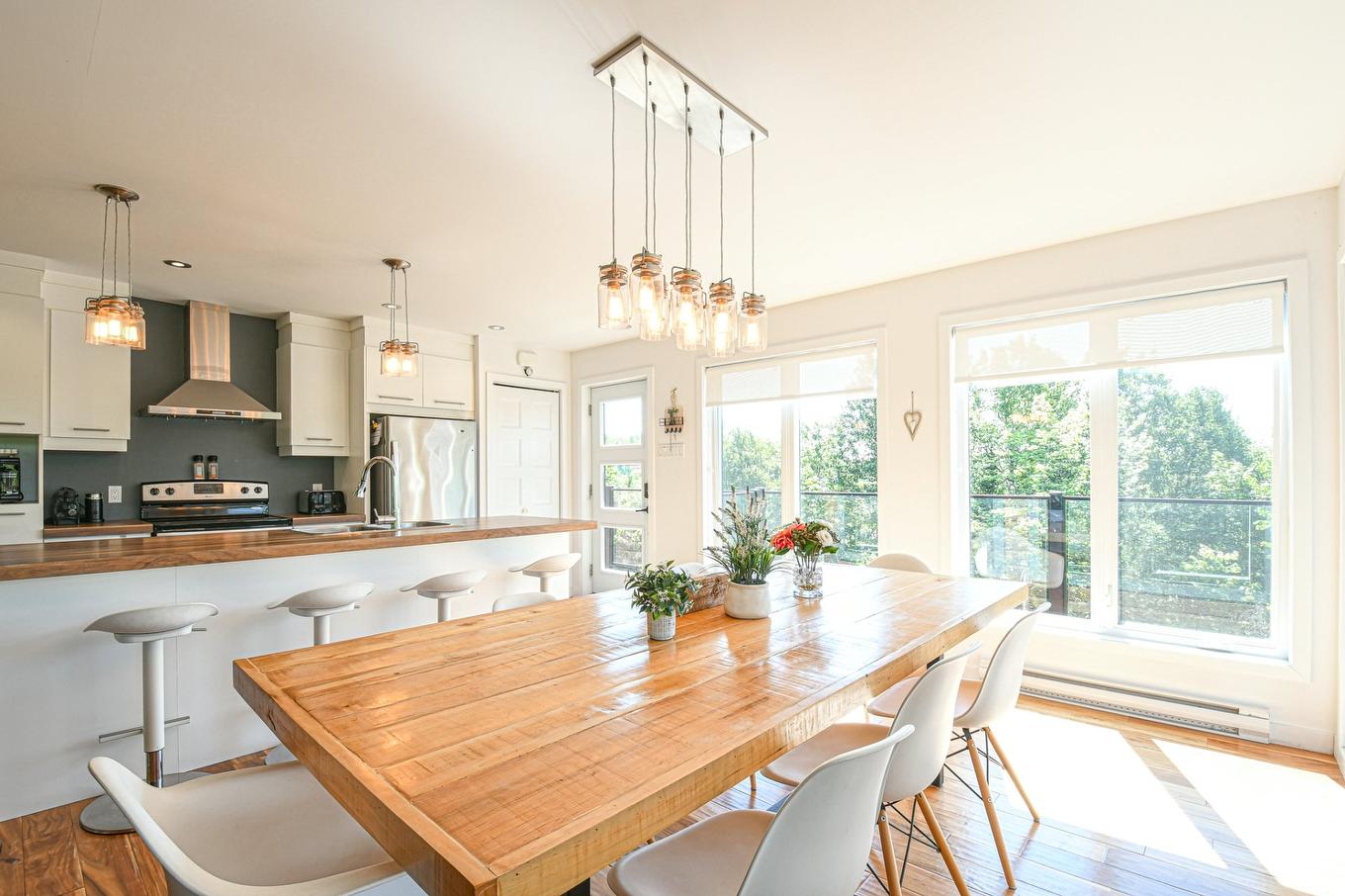 Salle à manger - 14 Rue Des Trembles, Sainte-Marguerite-Du-Lac-Masson, QC - Indoor Photo Showing Dining Room